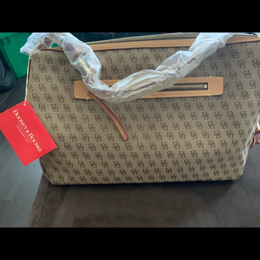 New with tags Dooney and Bourke signature Purse